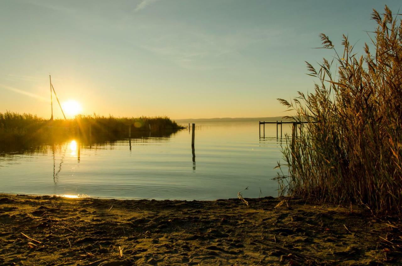 Gaestehaus Schmidt Podersdorf am See Luaran gambar