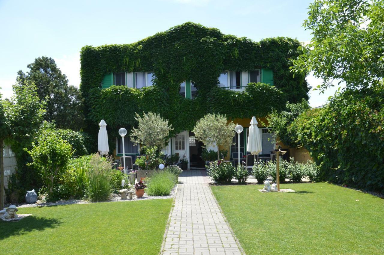 Gaestehaus Schmidt Podersdorf am See Luaran gambar