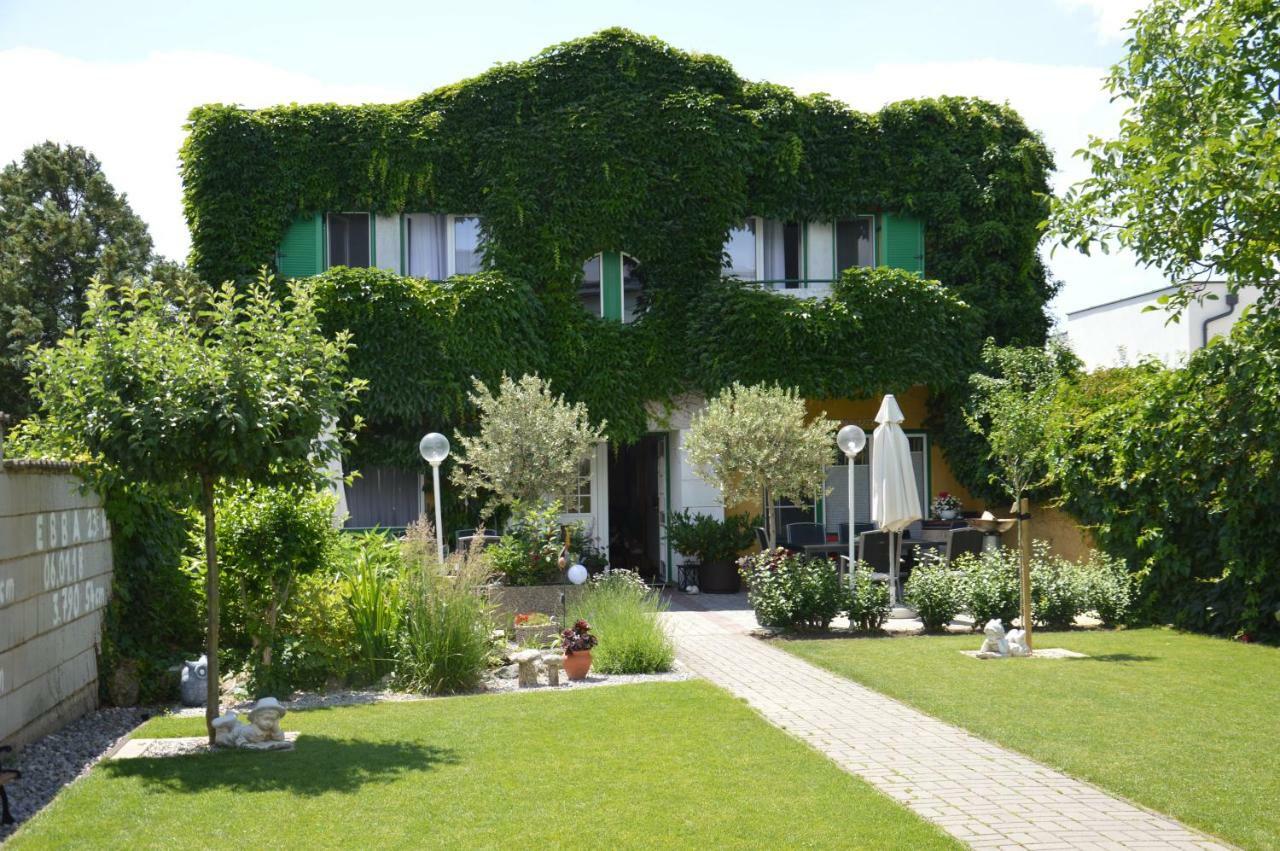 Gaestehaus Schmidt Podersdorf am See Luaran gambar